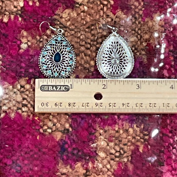 Elegant Silver and Blue Teardrop Earrings - Picture 7 of 7